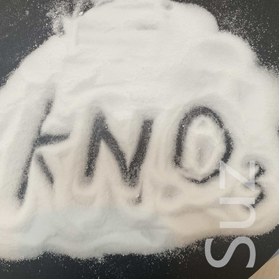 Forme prismatique incolore Cristaux de nitrate de potassium Granules blancs Pureté min. 99% Pour l'ONU NO 1486